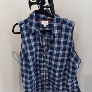 Plus size sleeveless plaid blouse. Collared button-down.